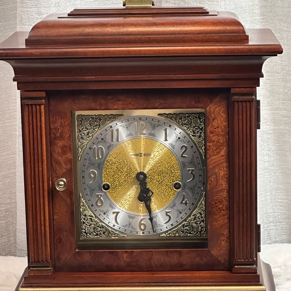 Howard Miller Thomas Tompion Mantel Clock – Model 612-436 - Picture 5 of 10